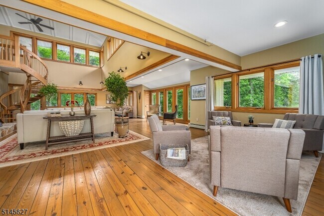 Building Photo - 36 Rocktown Hill Rd