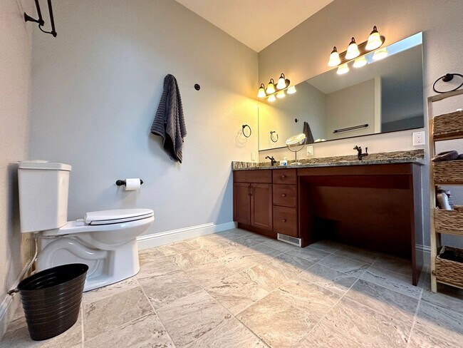 Building Photo - 4448 Castlerock Dr