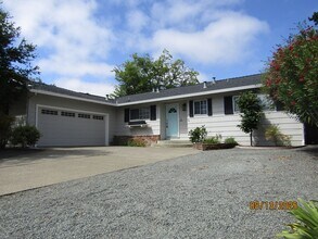 Building Photo - Beautiful single story home with amazing b...