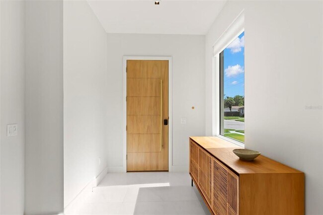 Building Photo - 150 51st St N