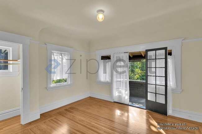 Building Photo - 654 Chetwood St