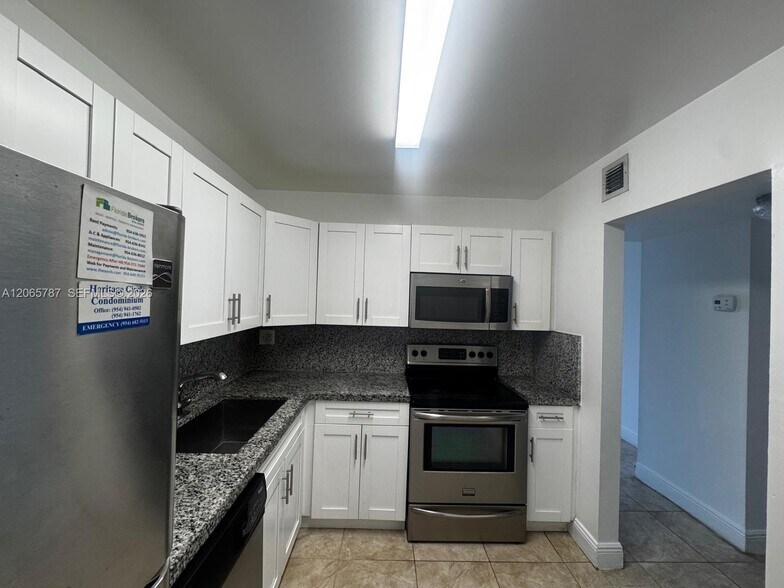 Building Photo - 4334 NW 9th Ave