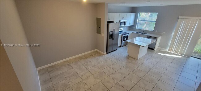 Building Photo - 388 NE 208th Terrace