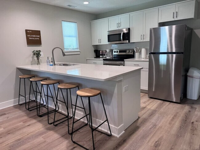 Building Photo - 1249 Kinsmoor Ave