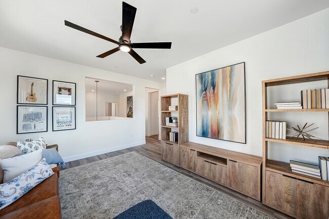 Building Photo - 143 N Un St