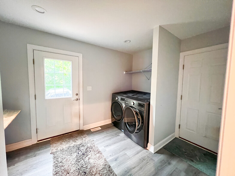 Laundry Room - 12 Hokie Ln