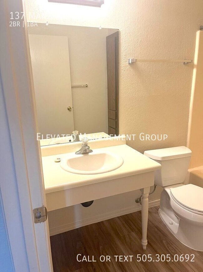 Building Photo - 137 Manzano St NE