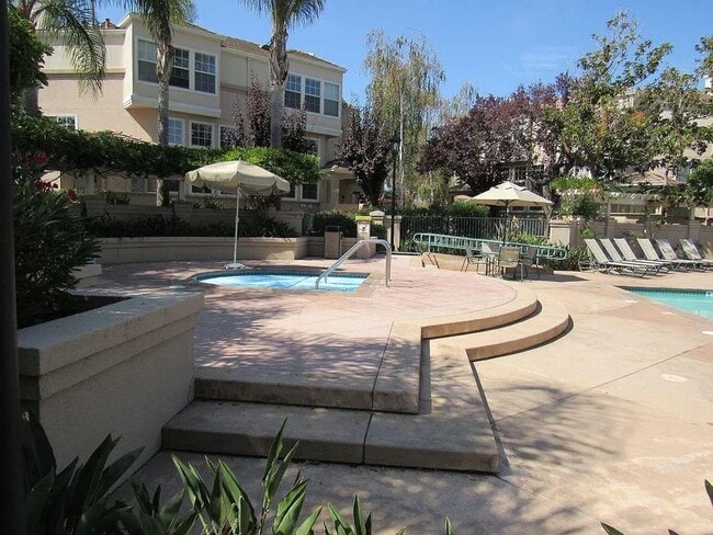 Building Photo - 1480 Los Buellis Way