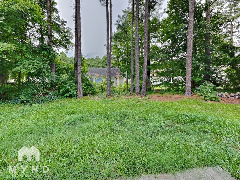 Building Photo - 2036 Ballston Pl