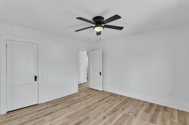 Building Photo - 1002 Fordham Ave