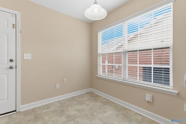 Building Photo - 124 Carillo Ln