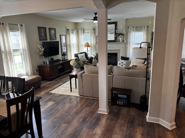 Building Photo - 717 Tallahassee Dr