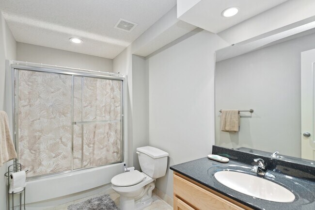 Building Photo - 5337 Meadowlark Dr