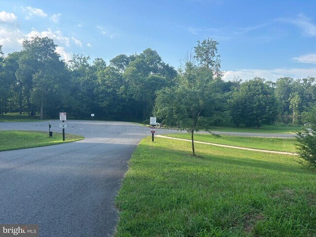 Building Photo - 10407 Spotswood Dr