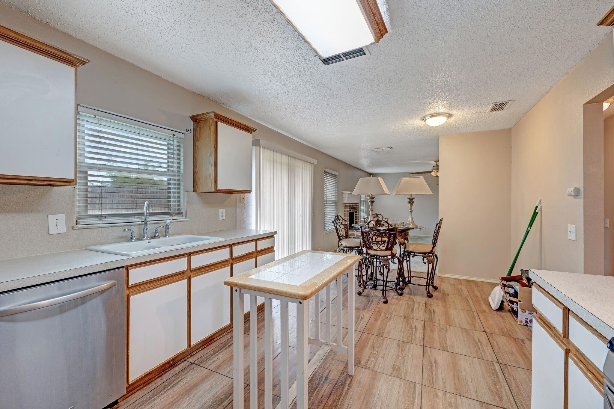 Building Photo - 201 Amber Ridge Dr