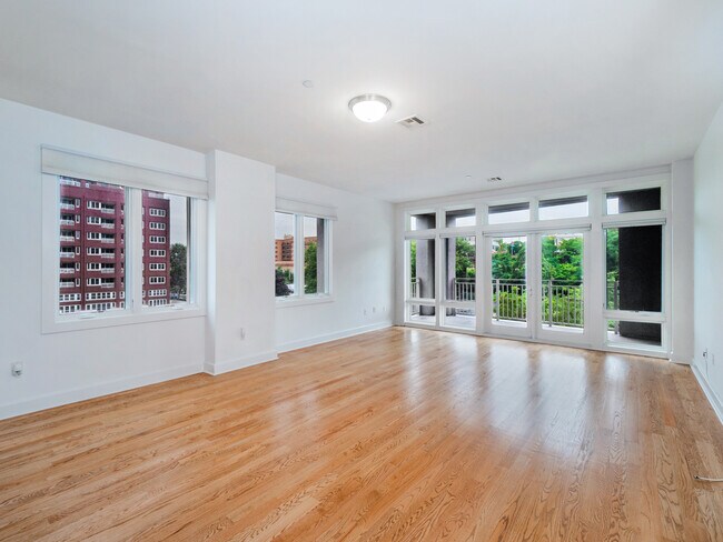 Building Photo - 90 Bay Street Lndg