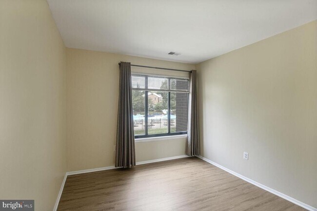 Building Photo - 8010 Needwood Rd