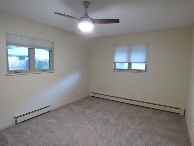 Building Photo - Beautiful Home in Longmont Estates