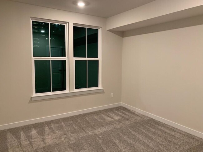 Building Photo - HERNDON - *3262 Woodland Park Rd Unit #3E *