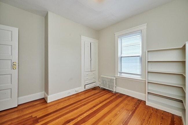 Building Photo - 1873 Hyde Park Ave