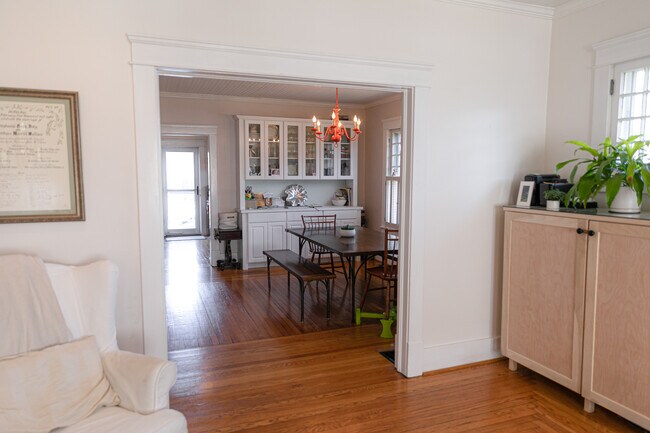 Building Photo - 881 Chester Rd