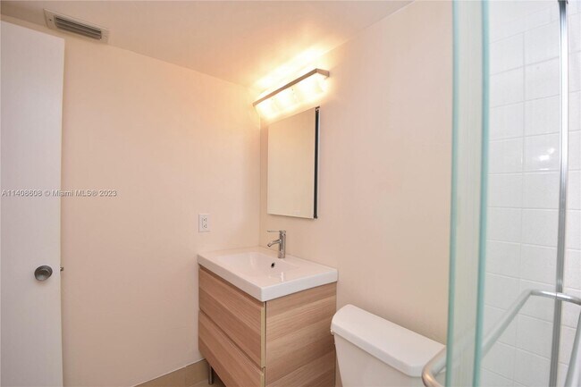 Building Photo - 7500 NW 5th Pl