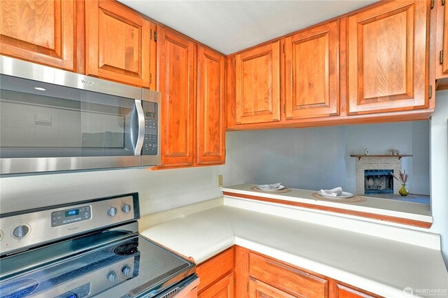 Building Photo - Spacious 2-Bed, 2-Bath Condo in Prime Ever...