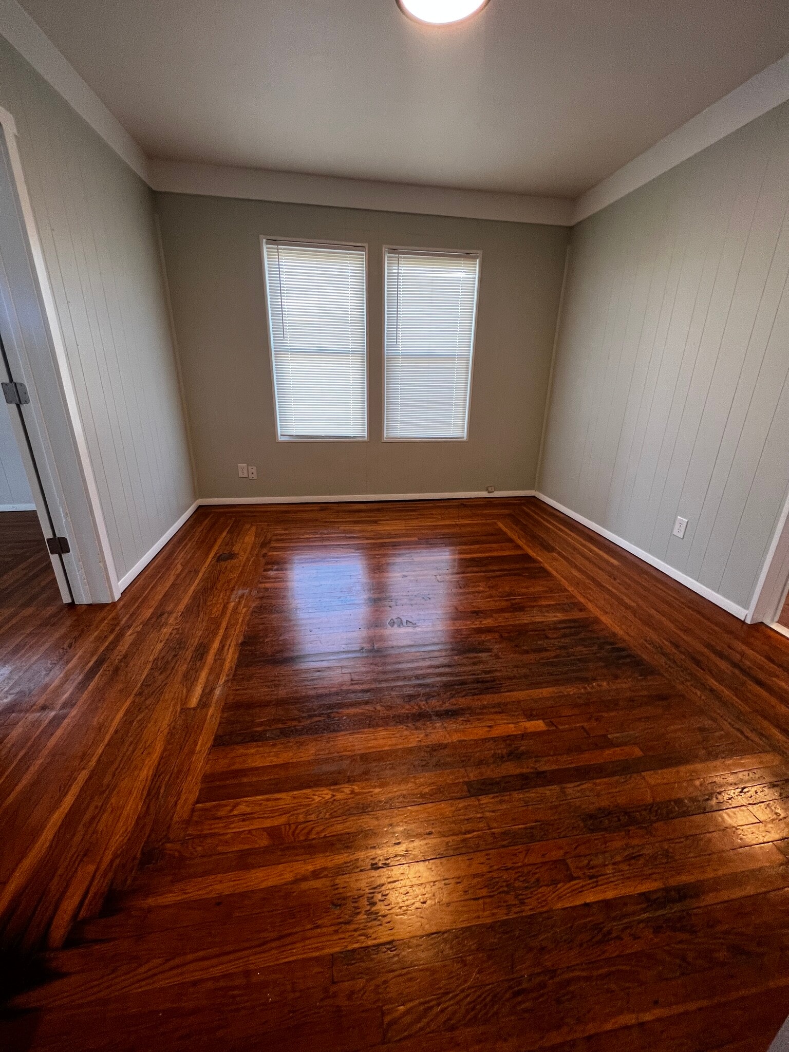 Building Photo - 4414 Ivanhoe Ave