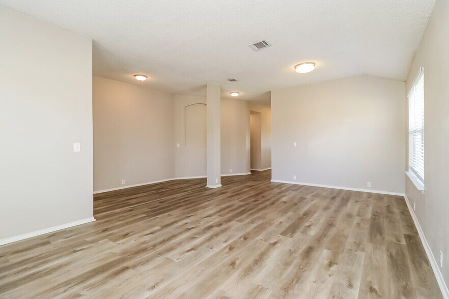 Building Photo - 1406 Kilkenny Dr