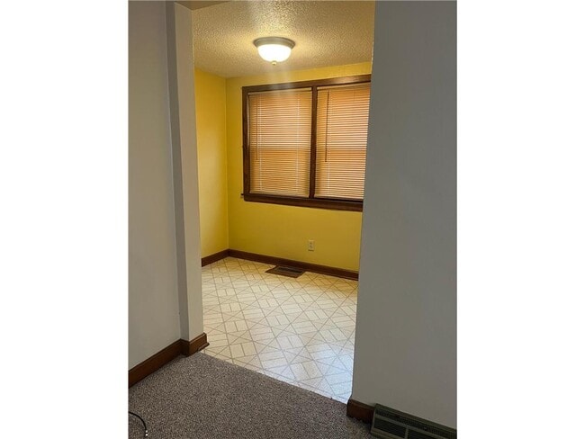 Building Photo - 805 4th Ave SE