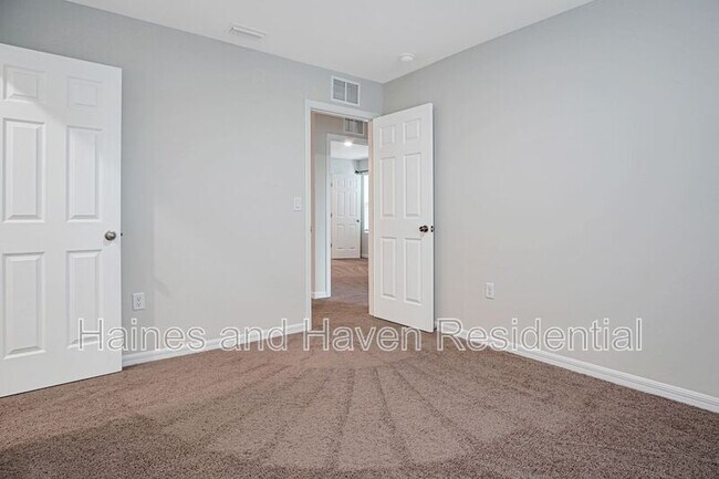 Building Photo - 3889 Geranium Ave