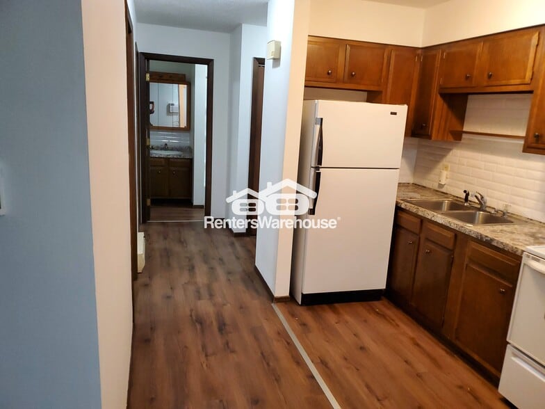 Building Photo - 29 2nd St