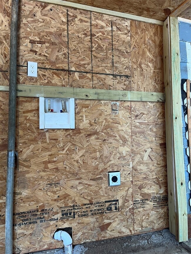 Building Photo - 8308 John St