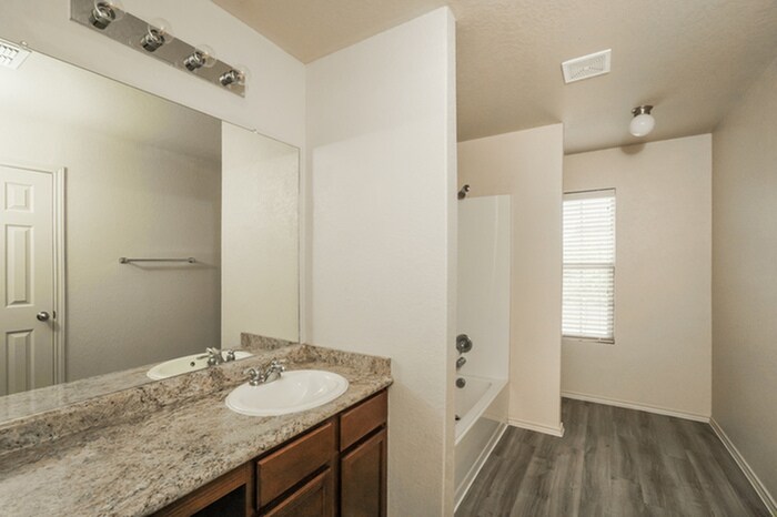 Building Photo - 2902 Aspen Mdw