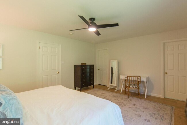 Building Photo - 3738 Swetland Dr