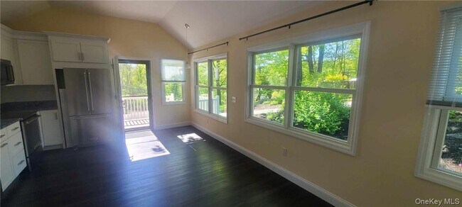 Building Photo - 11 Curry Rd