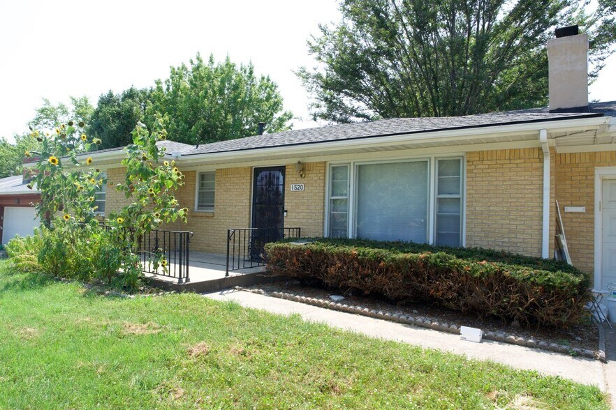 Building Photo - 1520 N 64 St