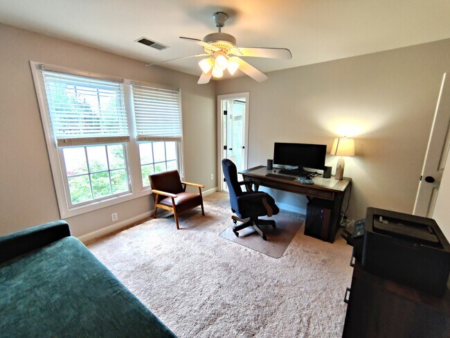 Building Photo - 7500 Tahoe Ct