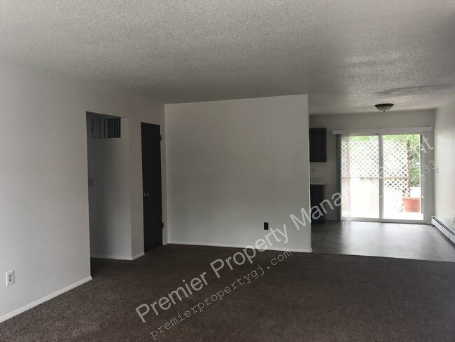 Building Photo - 1515 Cedar Ct 11