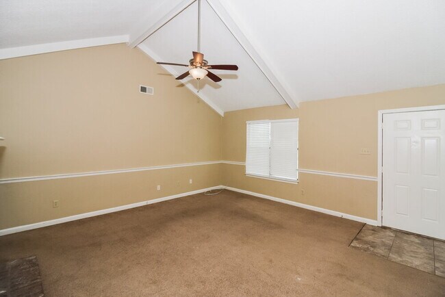 Building Photo - 4365 Ross Rd