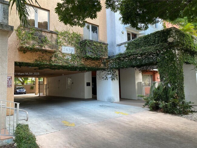 Building Photo - 2630 SW 28th St