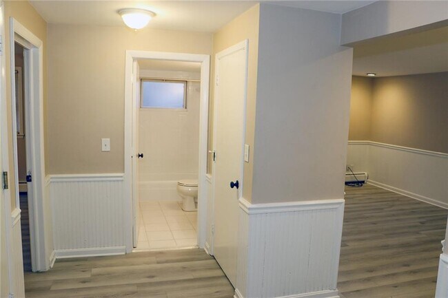 Building Photo - 50 Carnation St