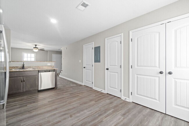 Building Photo - 1007 Glenkirk Dr