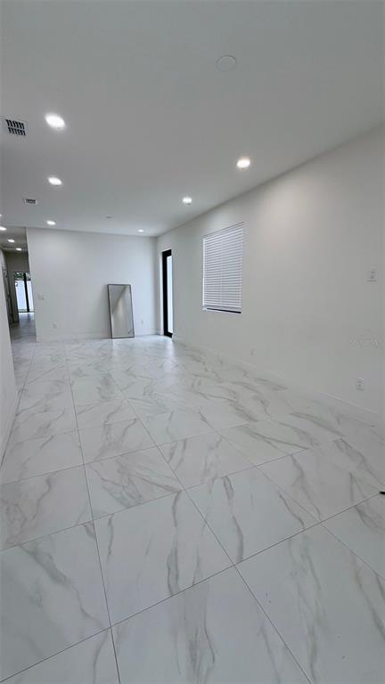 Building Photo - 4106 N Thatcher Ave