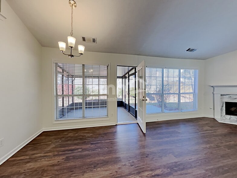 Building Photo - 2117 Steffi Ln NW