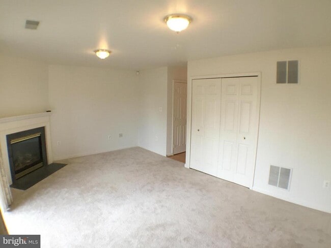 Building Photo - 9214 Lorton Valley Rd