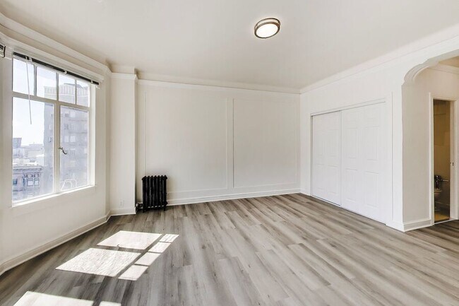 Building Photo - 536 Leavenworth St