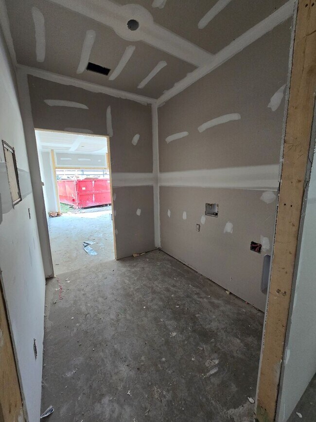 Building Photo - New Home