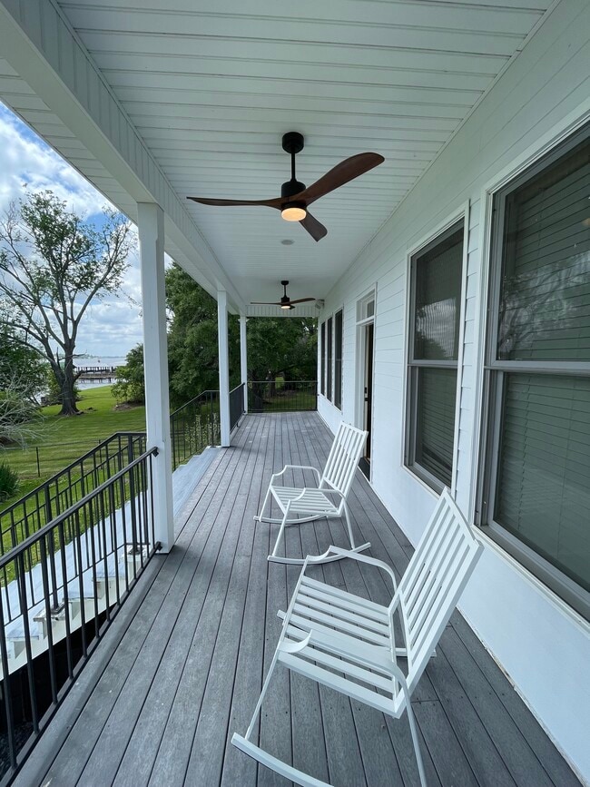 Building Photo - 1200 E Main St