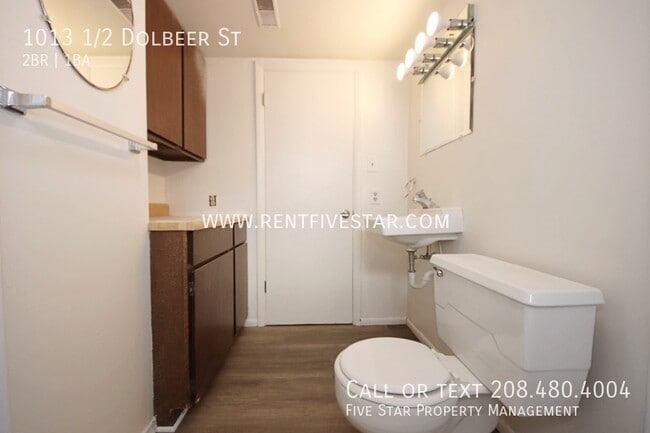 Building Photo - 1013 1/2 Dolbeer St-